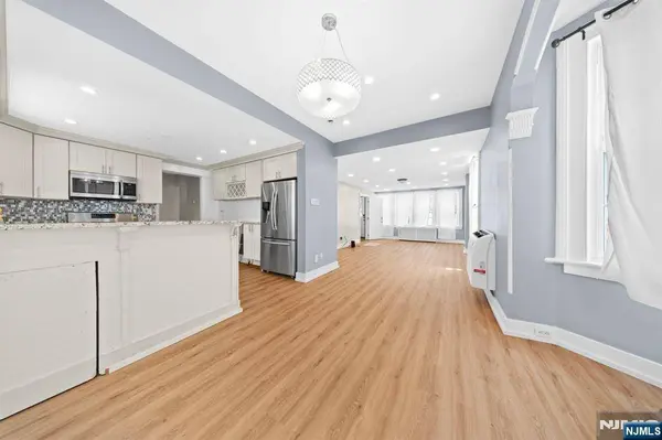 566 2nd ST, Carlstadt, NJ 07072