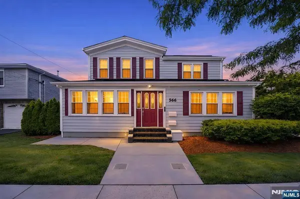 566 2nd ST, Carlstadt, NJ 07072