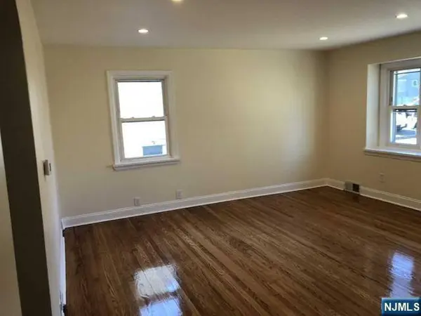 396 Union AVE, Rutherford, NJ 07070