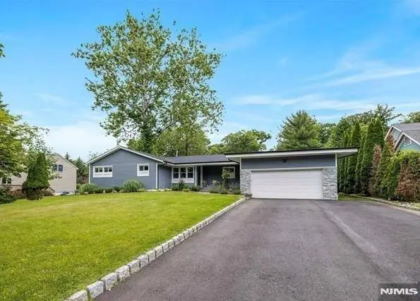 150 Fremont AVE, Park Ridge, NJ 07656