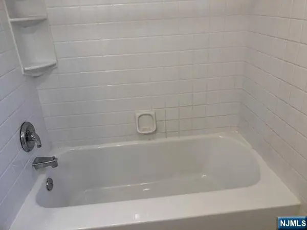 396 Union AVE, Rutherford, NJ 07070