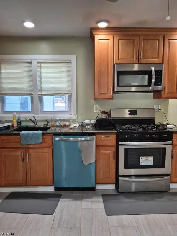 369 E 28Th St, Paterson City, NJ 07514