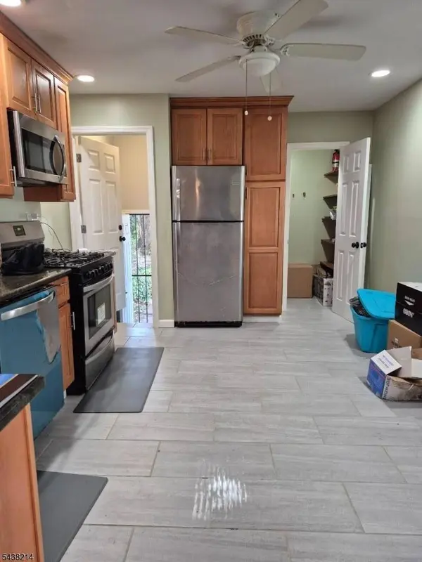 369 E 28Th St, Paterson City, NJ 07514
