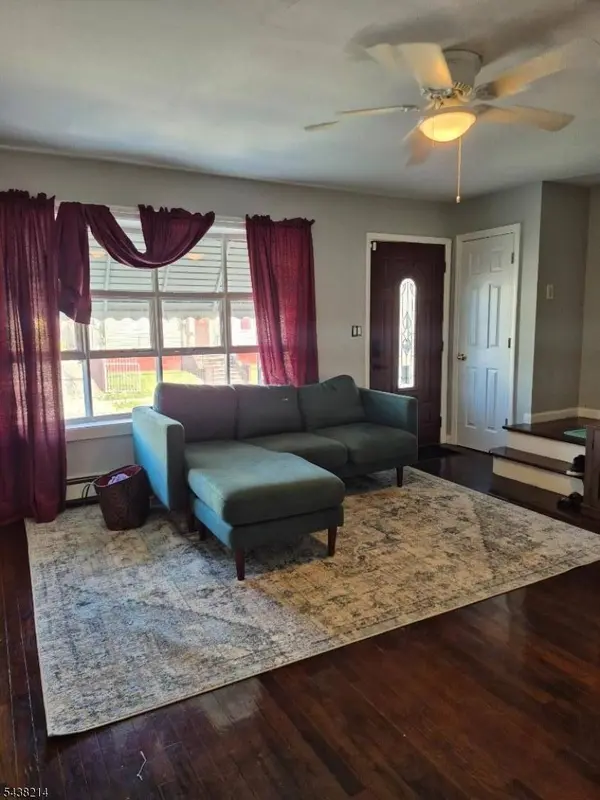 369 E 28Th St, Paterson City, NJ 07514