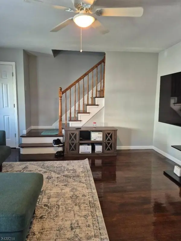 369 E 28Th St, Paterson City, NJ 07514