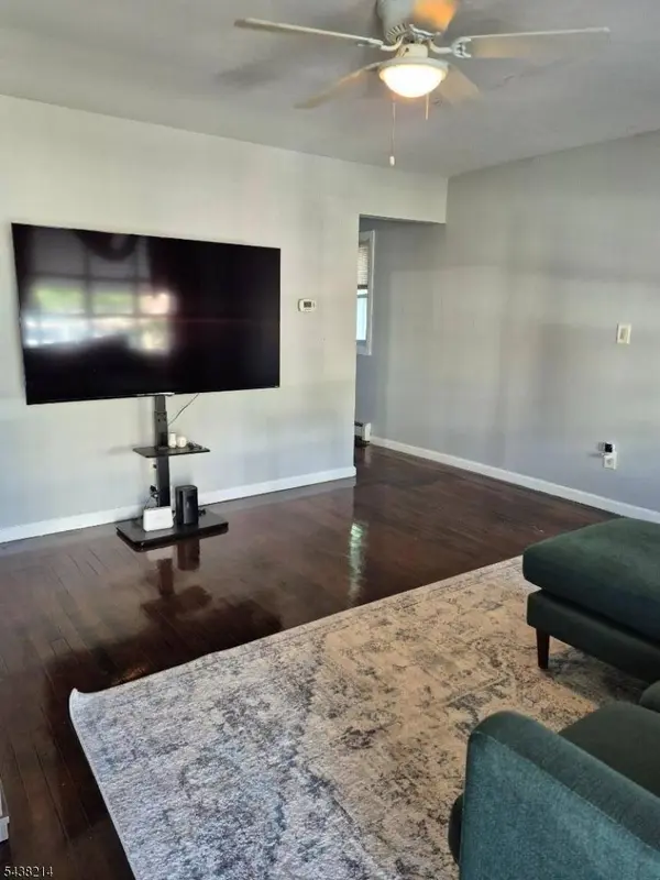 369 E 28Th St, Paterson City, NJ 07514
