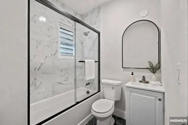 28 Riverside PL #1, Garfield, NJ 07026