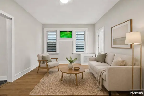 28 Riverside PL #1