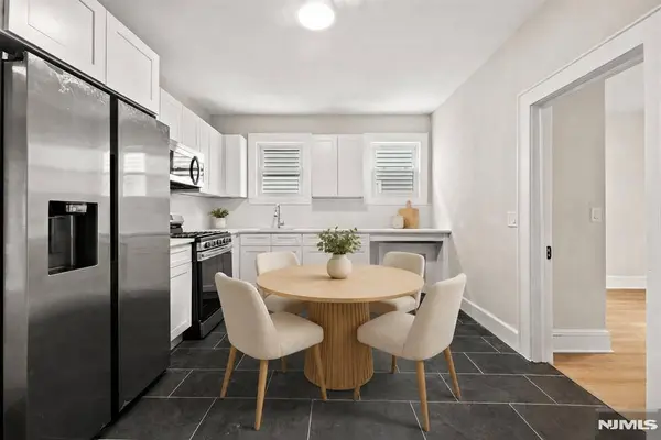 28 Riverside PL #1, Garfield, NJ 07026