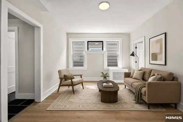 28 Riverside PL #2