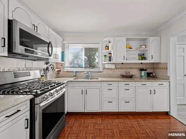 18-20 Emerson AVE, Paterson, NJ 07502