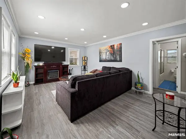 18-20 Emerson AVE, Paterson, NJ 07502