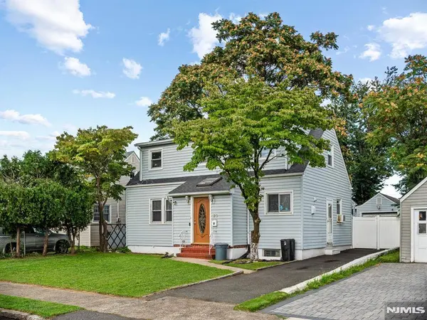 18-20 Emerson AVE