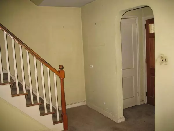 16 Belle Ave, Paterson City, NJ 07522