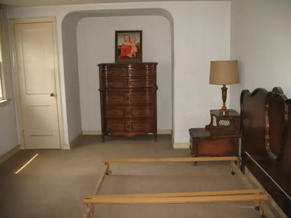 16 Belle Ave, Paterson City, NJ 07522