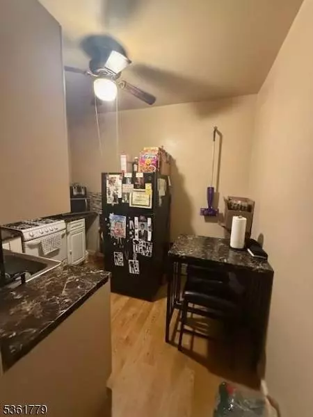 286 N 6Th St, Prospect Park Boro, NJ 07508