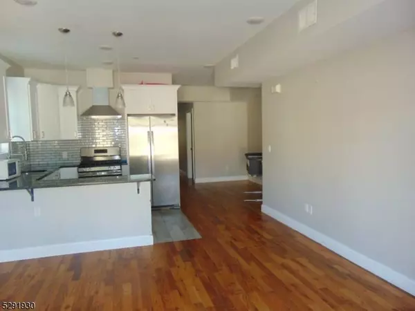 108-110 Mill St, Paterson City, NJ 07501