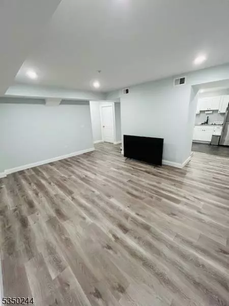 249-251 5Th Ave, Paterson City, NJ 07524