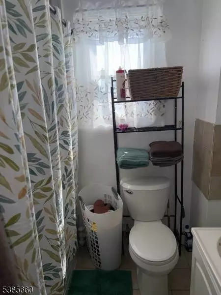 387 Hobart Ave, Haledon Boro, NJ 07508