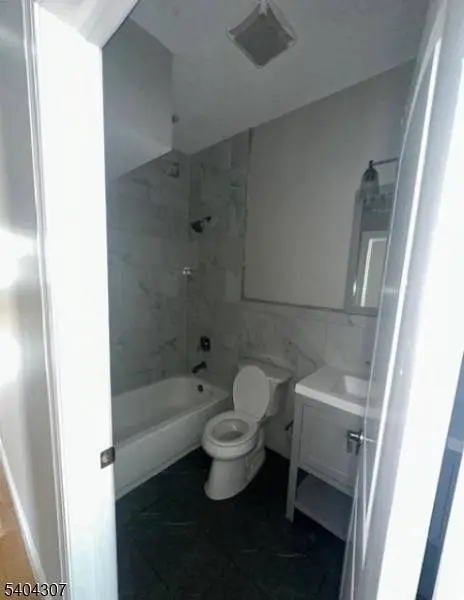 619 E 26Th St #201, Paterson City, NJ 07504