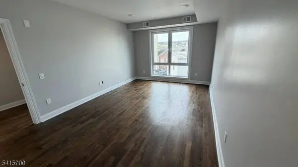 587 River St #401, Paterson City, NJ 07524