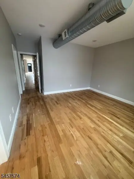 372 E 27th St #201, Paterson City, NJ 07514