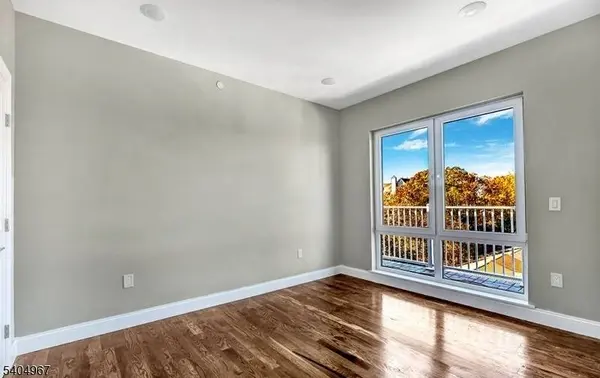 318 Dixon Ave #302, Paterson City, NJ 07501
