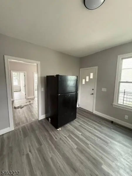 146 Leslie St, Newark City, NJ 07112