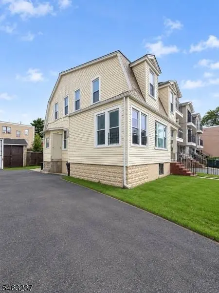 146 Leslie St, Newark City, NJ 07112