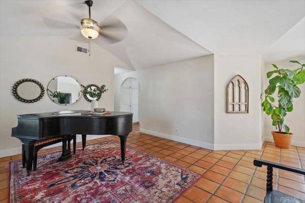 1065 Cypress DR, Vista, CA 92084