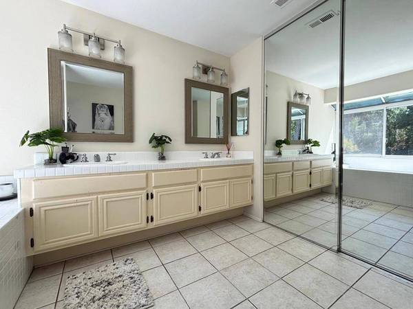 4993 Calle Sobrado, Oceanside, CA 92056