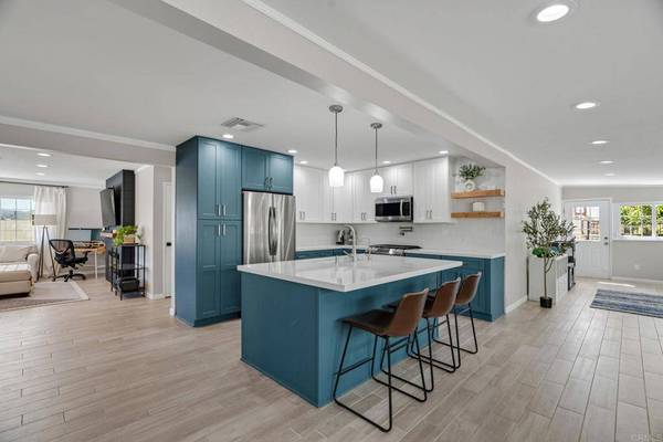 2421 Green Meadow WAY, Vista, CA 92083
