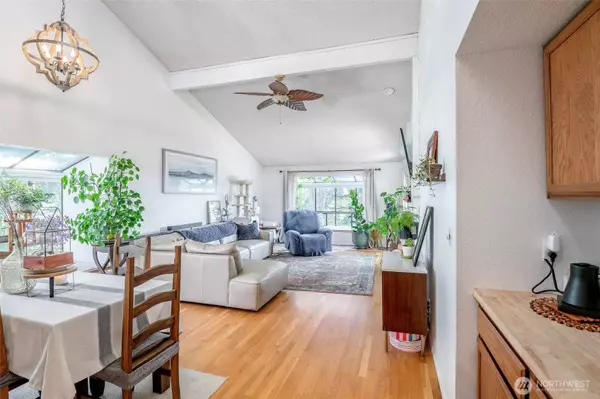 15266 Sunwood BLVD #D31, Tukwila, WA 98188