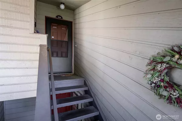 15266 Sunwood BLVD #D31, Tukwila, WA 98188