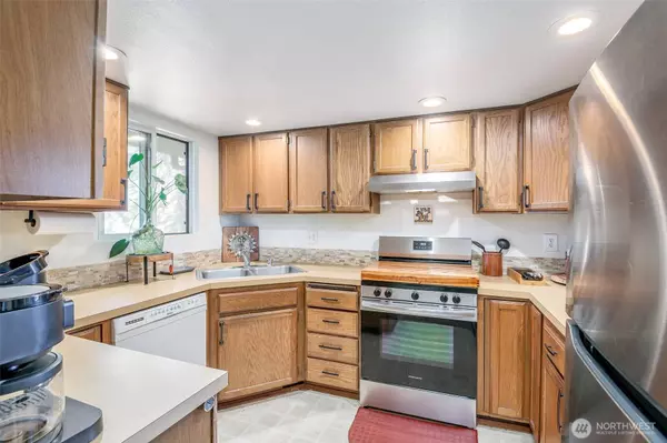 15266 Sunwood BLVD #D31, Tukwila, WA 98188