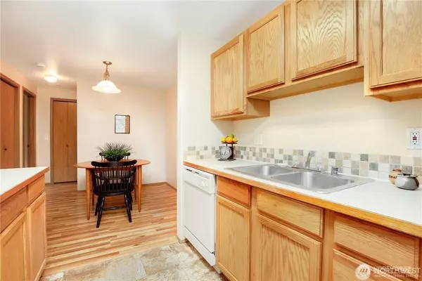 11915 Roseburg AVE S #204, Burien, WA 98168