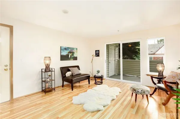 11915 Roseburg AVE S #204, Burien, WA 98168