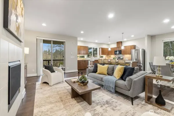 8504 130 PL SE #F103, Newcastle, WA 98056
