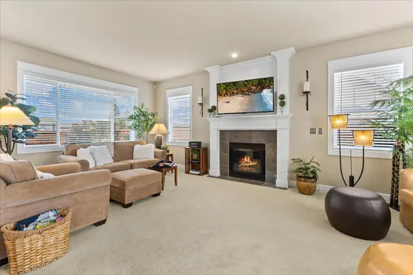 7228 Rosemount Cir, Tacoma, WA 98465-1529