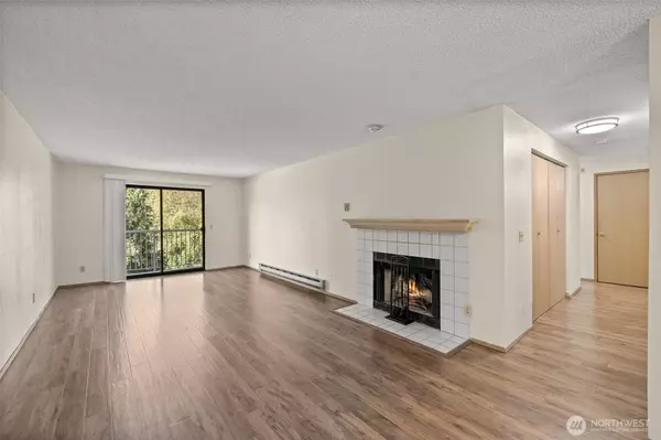 1239 SW 132nd LN #822, Burien, WA 98146