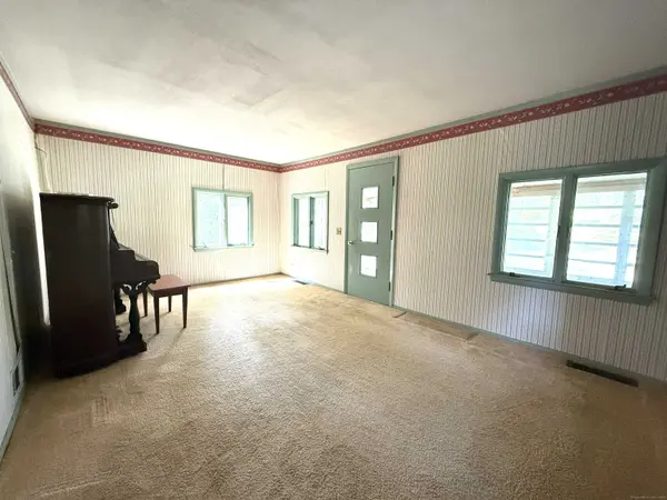 31 Obtuse Road South, Brookfield, CT 06804