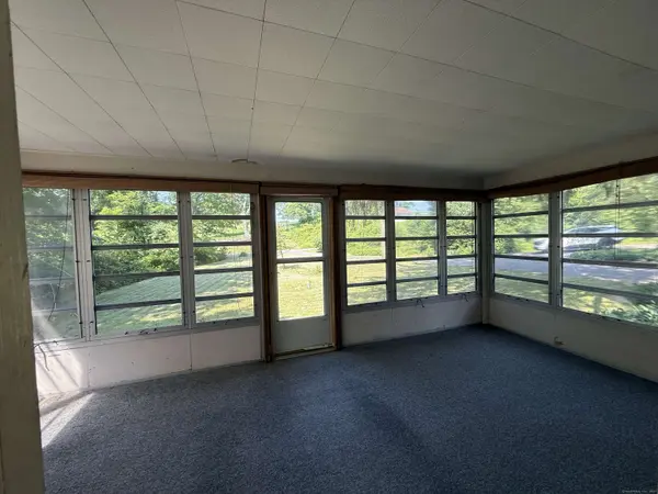 31 Obtuse Road South, Brookfield, CT 06804