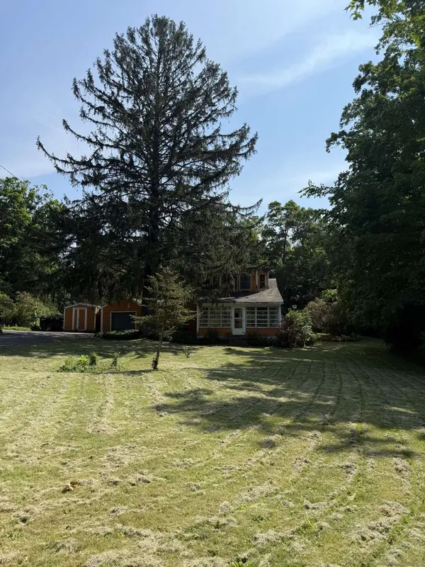 31 Obtuse Road South, Brookfield, CT 06804