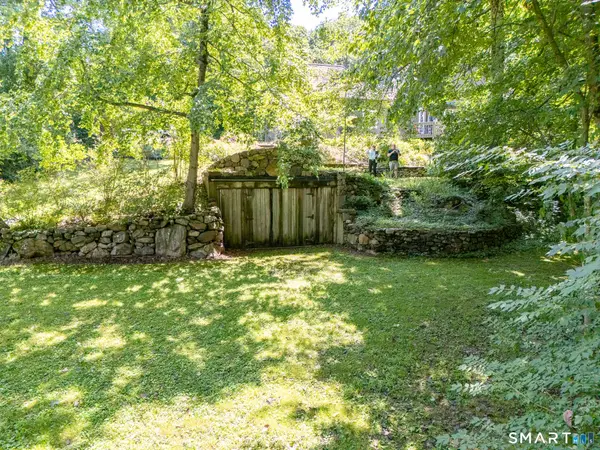 82 Taunton Hill Road, Newtown, CT 06470