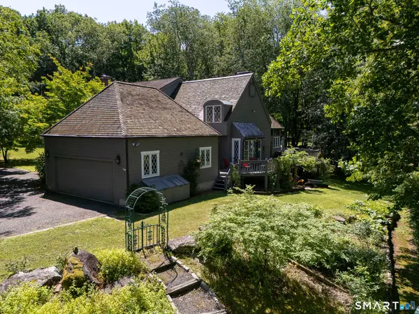 82 Taunton Hill Road, Newtown, CT 06470