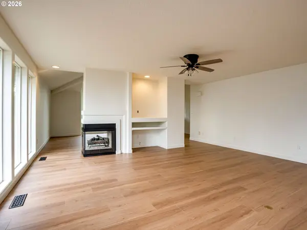 3033 NW OGDEN ST, Camas, WA 98607
