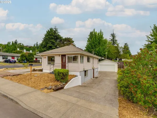 135 NW 15TH AVE, Camas, WA 98607