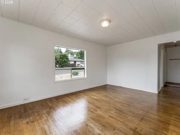 135 NW 15TH AVE, Camas, WA 98607