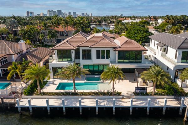 The Real Cost of Miami's Social Scene: How Lifestyle Expenses Affect Your Housing Budget