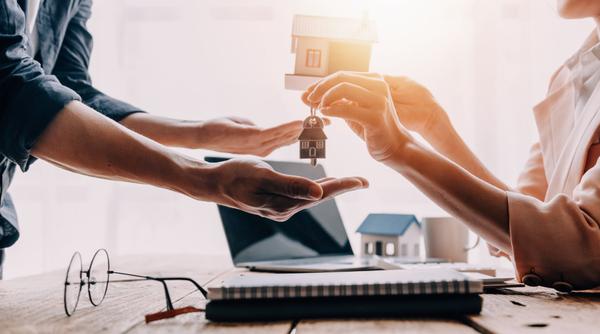 The Pre-Holiday Home Prep: Staging Your Miami Property for Maximum December Showings